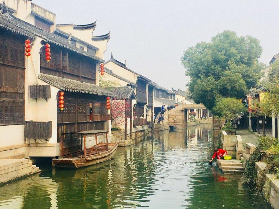 前天,我送我妈去弟弟家过年,今天,我与老公辞去工作,退房搬家
